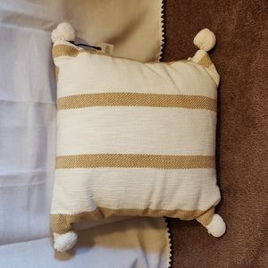 Toss pillow